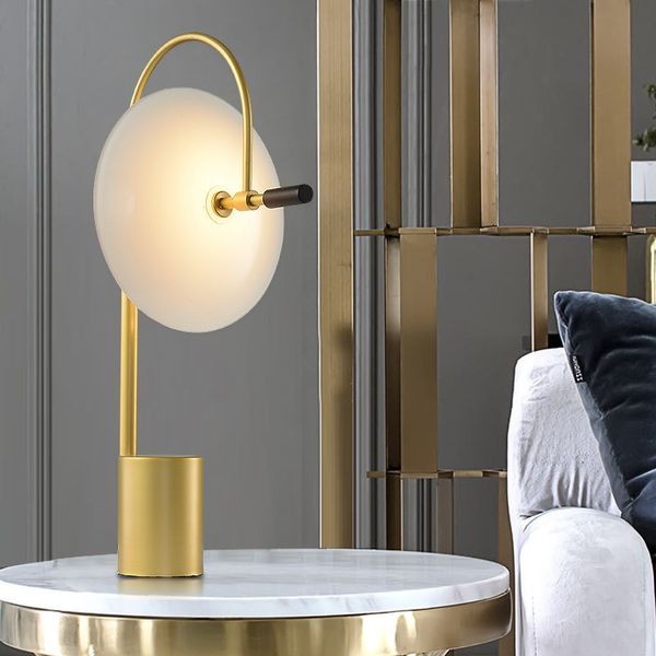 Современное золотое металлическое стеклосточное настольное лампу отеля спальня прицел креативное искусство