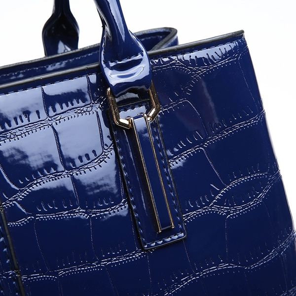 

k2uj metal new ladies designer ladies saddle fashion bag simple classic leather 2021 artwork plain messenger bag, Blue;pink