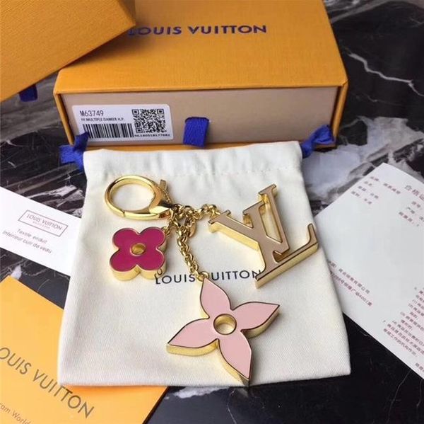 

delicate metal drop oil keychains romantic fashion car key chain handbag accessories brand creative luxury keyrings gift box, Silver