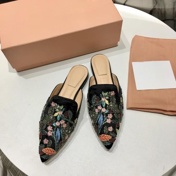 

2020 new fashion pointed heightened semi-dragged flower baotou embroidered flat-soled slippers leather women's shoes, Black