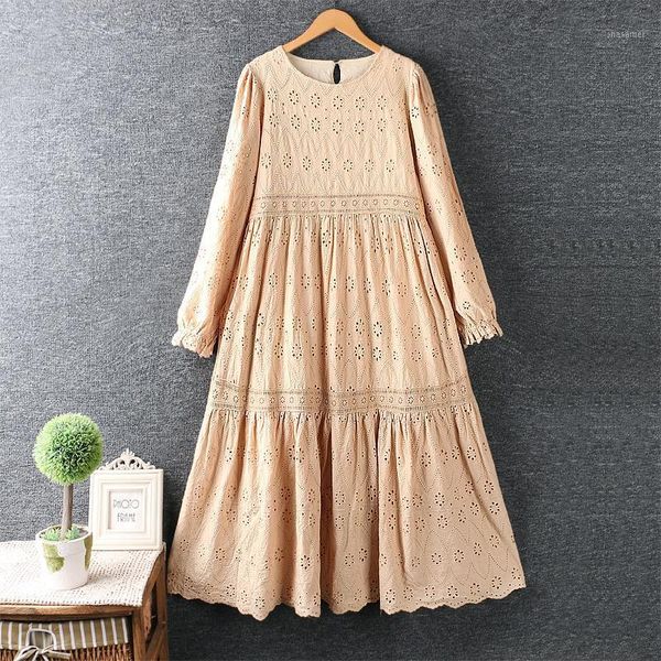 

2020 autumn new women's artistic hipster round neck hollow flower embroidered loose dress cotton and linen dress1, Black;gray