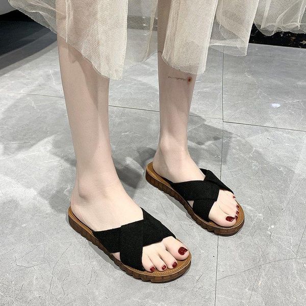 

2021 fashionable low heel round toe solid color ladies casual slippers 709, Black