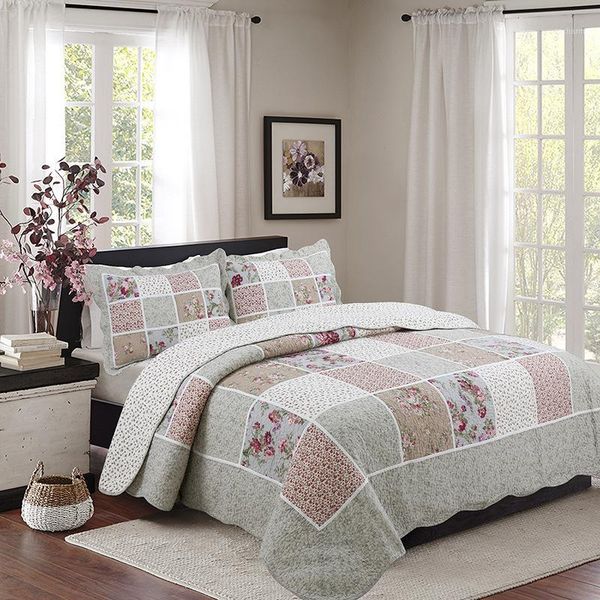 

famvotar 3-pieces chic floral printed patchwork quilted bedspread shabby romantic roses reversible stitched quilt coverlet set1