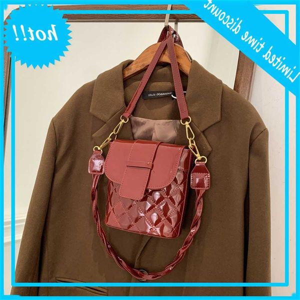 

2020 new autumn and winter indentation fashion texture simple slung one shoulder women's bucket bag