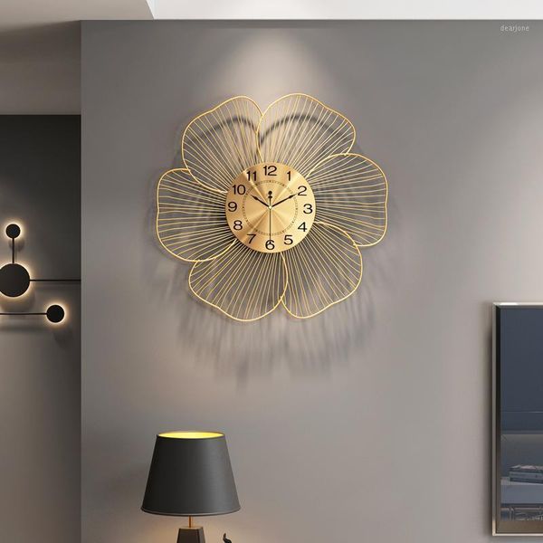 

modern minimalist fashion living room wall clock nordic style light luxury decoration iron clock personality creative mute1