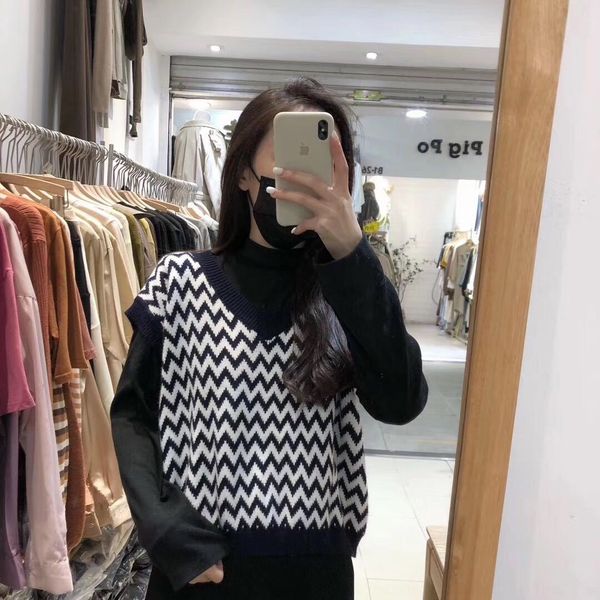 

autumn winter knitted 2020 new women's sweater short fashionvest sweater vest style wear v-neck fyf9l, White;black