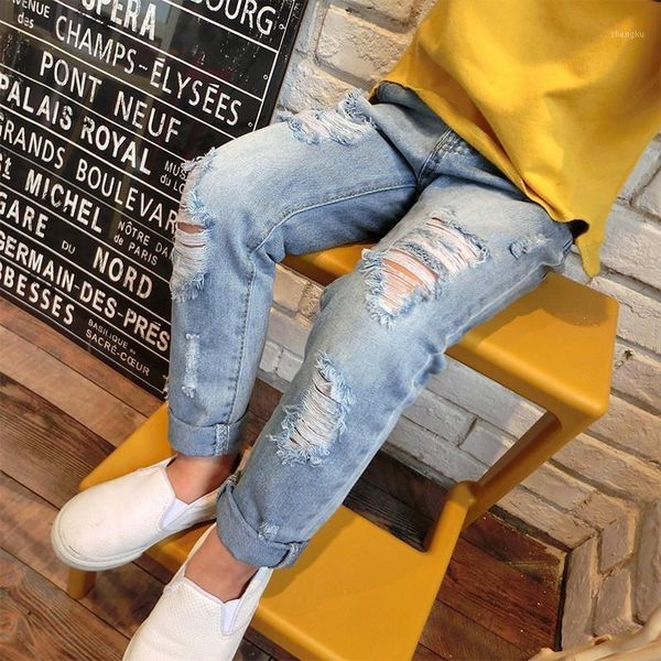 Jeans 2022 Pantaloni con foro primaverile Neonati Pantaloni in denim rotti Moda Skinny Distressed Children Jean Vita media Ragazza