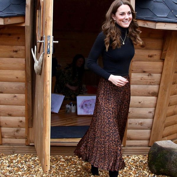 

princess kate turtleneck strain long sleeves black blouse leopard print plied sock skirt of women two-piece suit h2u0, White