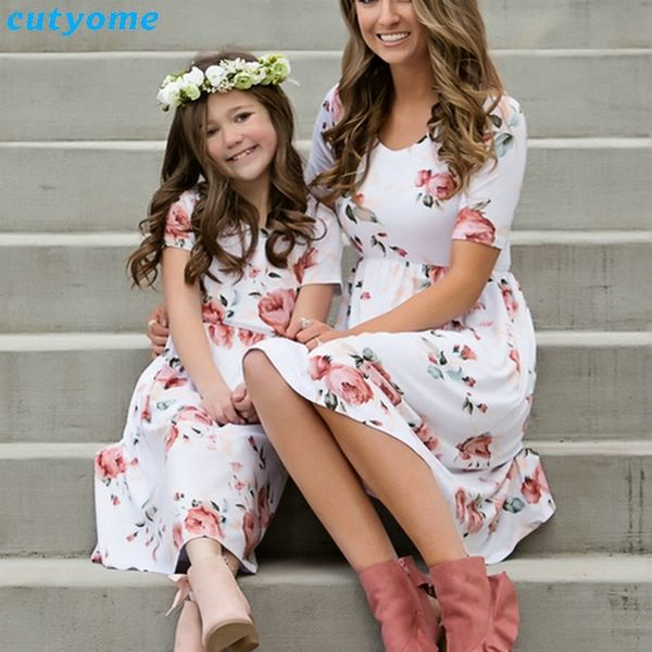 

matching family look dress outfits mother and daughter white floral printed dresses princess mommy and me beach summer dress y200713, Blue