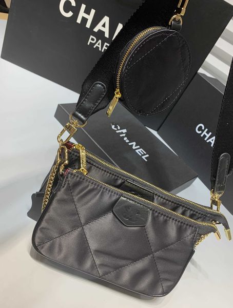 

c family xiaoxiang 3-in-1 one shoulder slant cross handbag