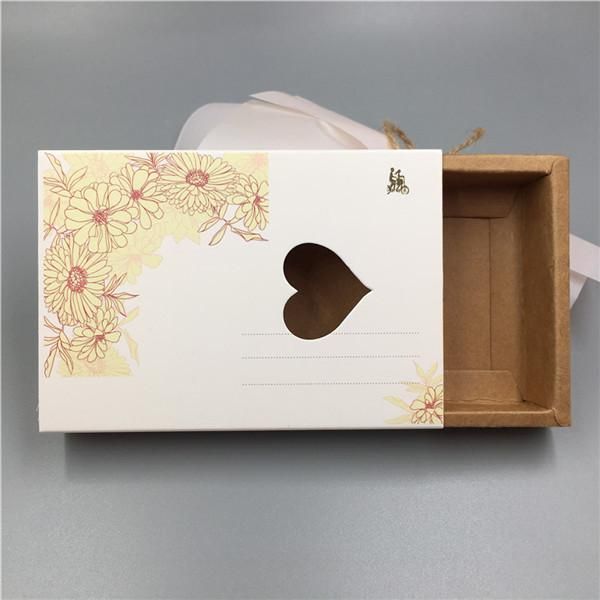 

24pcs лот 11.5x8x2.2cm kraft paper cookie торт упаковка коробка подарочная коробка венчания конфеты коробка подарка простой складной бумага