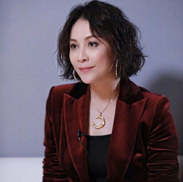 

2020 нового прибытие роскоши преувеличенного металла письмо ожерелье темперамент лава алфавит ожерелье 864, Silver