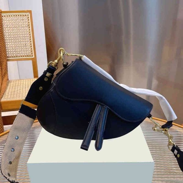 

saddle lady designer bags cross body totes wallet women fashion 2022 ss patent leather purses ladies horsebit buckle handbags d