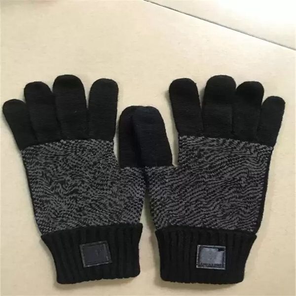 Gestrickte Handschuhe klassischer Designer Herbst einfarbig europäisches und amerikanisches Buchstabenpaar Fäustlinge Wintermode Fünf-Finger-Handschuh Schwarz Grau 89