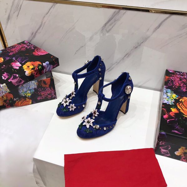 

2020 лили вышитые rhinestone t-ремень на высоких каблуках сандалии в стиле барокко женская обувь cheongsam обувь, Black