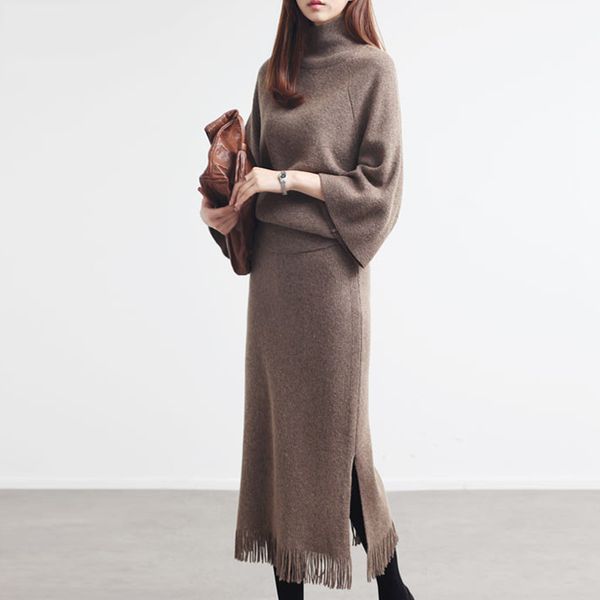 

winter knitted 2 pieces set women turtleneck pullovers sweater + tassel knitted bodycon skirts office lady 2pcs suits sets 201130, White