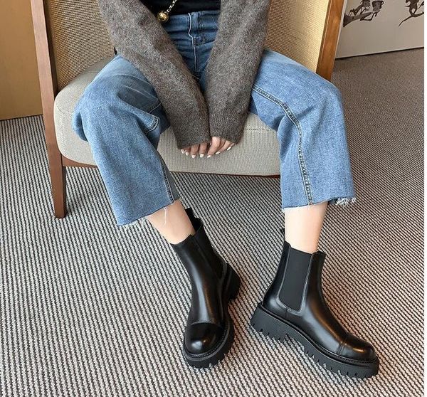 

2020 women designers tractor martin boots strike lace-up boot and platform shoes black brown white combat boot winter shoes with box