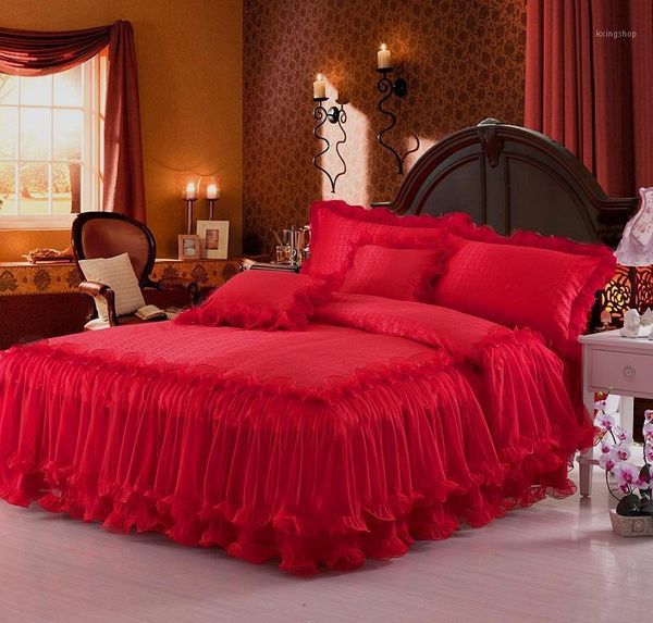 

42 4pcs luxury lace cotton wedding princess bedding sets king  size duvet cover set bed sheet skirt set pillowcases1
