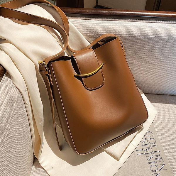 

shoulder bags original design high-quality large-capacity handbags 2021 fashion western messenger bag retro bucket underarm