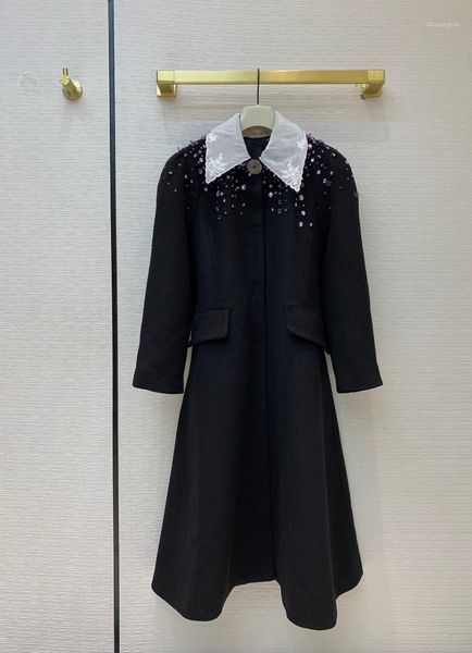 

2020 new ladies fashion long sleeve neckline silk embroidered lace collar stitching rhinestone wool coat 11241, Tan;black