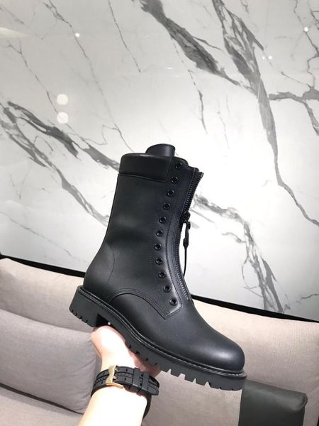 

2020 european latest fashion classic locomotive booties, Black