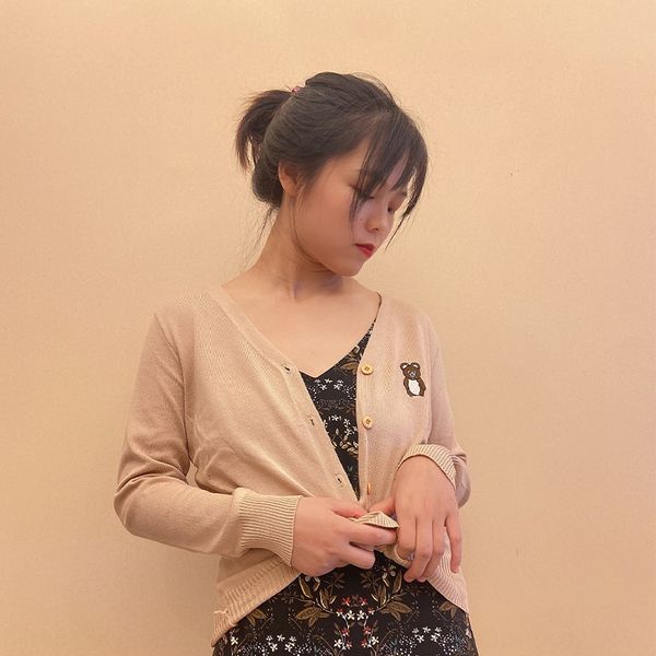 

в начале осени 2020 новый coatcoat женщин с длинным рукавом v-образным вырезом медведь вышивка кардиган вязаный пальто универсальный сокраще, White;black