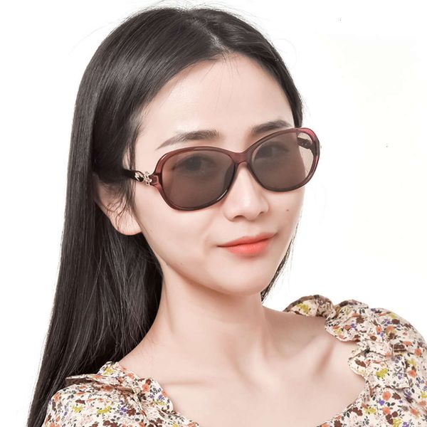 

women's and crystal middle-aged glasses for old sunshade sunglasses crystal stone sunglasses eye protection and sunscreen stone glasses, White;black