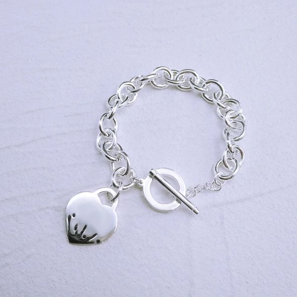 

2022 brand original jewelry cuff designer ot buckle black enamel water splash heart pendant women's fashion simple high-end thick chain, White