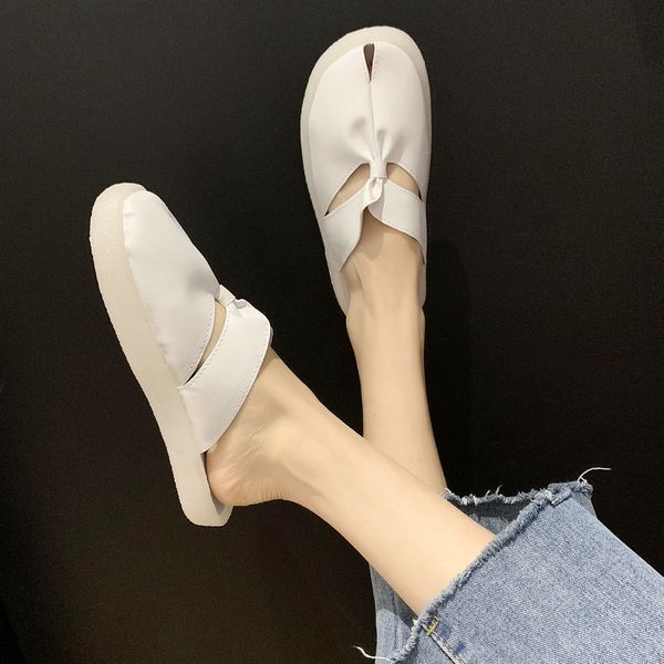 

female fashion 2020 new web celebrity fashion leisure wears outside slippery jelly soft bottom half slippers in baotou x1020, Black