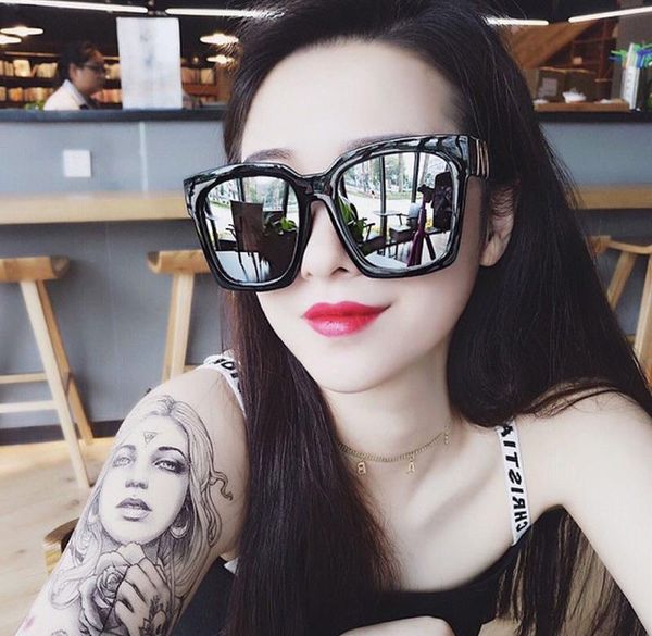 

2019 new fashion women's net red sunglasses street p women ins style round face, White;black