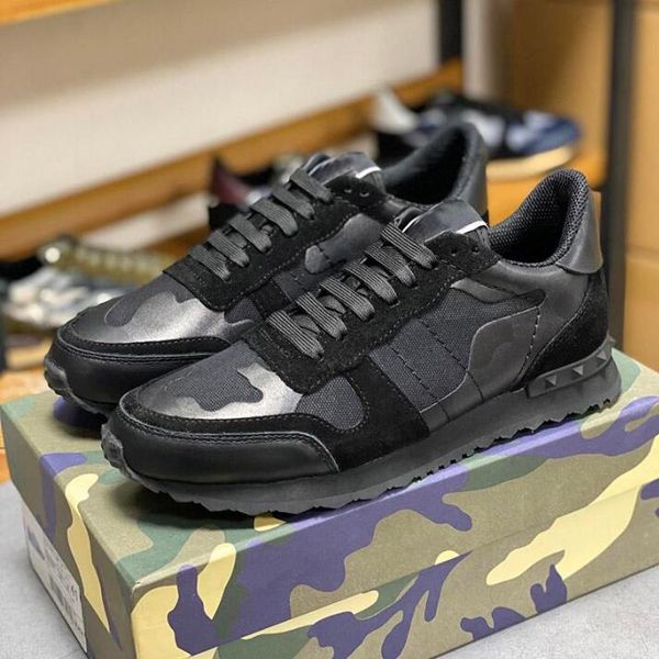 

2021 camouflage sneaker womens mens rivet shoes studded flats mesh camo suede leather casual trainers rockrunner shoes, Black