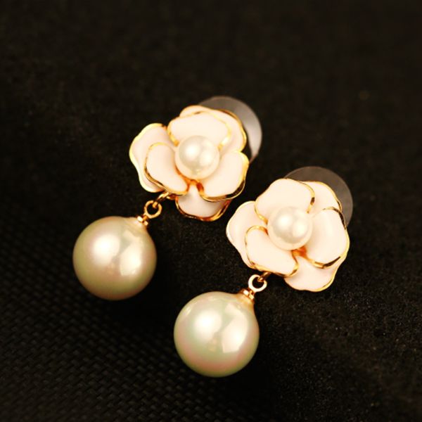 

New trendy Classic fashion designer camellia flower elegent pearl pendant drop stud dangle chandelier earrings for woman girls