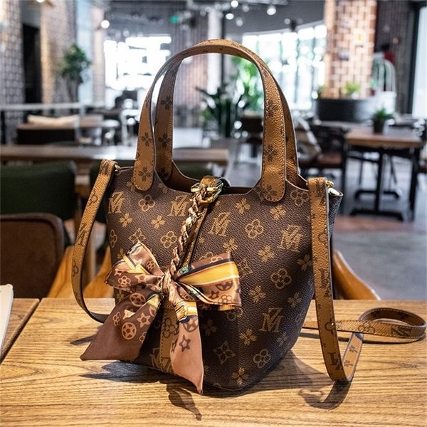 

outlet sale 80% off bag women's new mother cabe basket old flower portable bucket bride wedding bag graffiti wholesale store