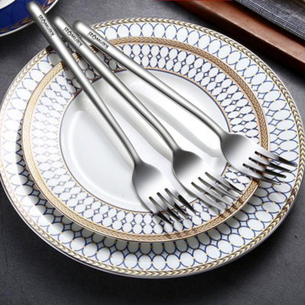 

forks stainless steel fork western domestic fruit long handle salad dessert face single fork.1