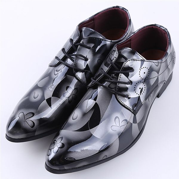 

2020 new stylist leather shoes mens pointed-toe floral patent leather wedding shoes plus size mens shoes casual leather, Black