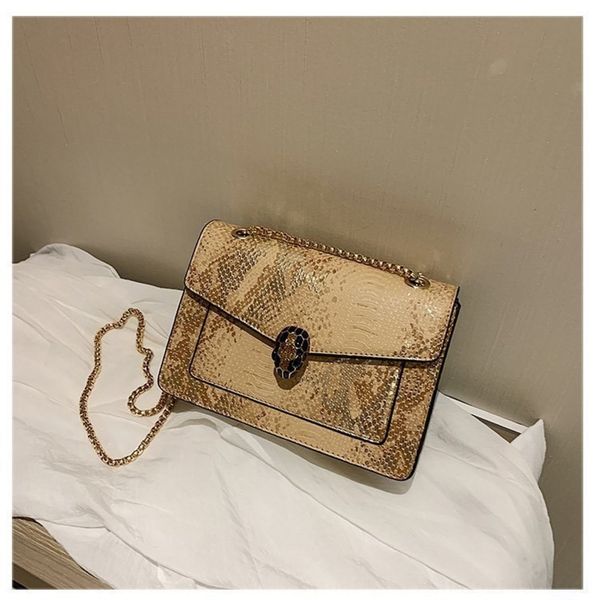 

rakpb 2020 fashion korean with one shoulder messenger shoulder small square new simple personality and simple chainsmall square bag and vers