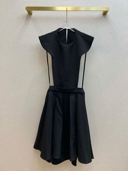 

22 2022 runway dress spring summer dress crew neck brand same style empire black womens dress fashion sleeveless t