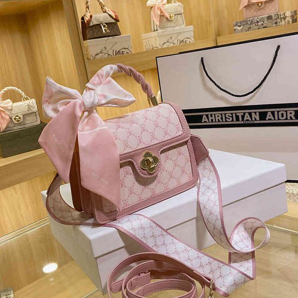 

2022 new factory wholesale bag women's summer printed pink portable small square simple letter silk scarf messenger bag