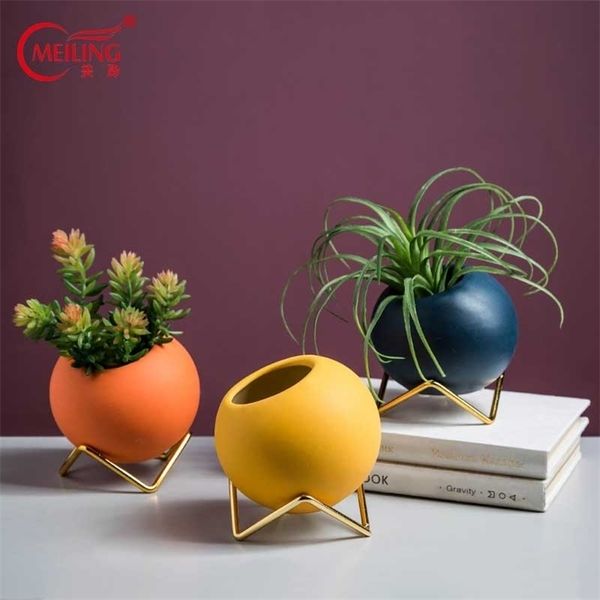 Vasi rotondi per fiori piccoli in ceramica con supporto in metallo dorato per la decorazione della tavola Nordic Giallo Blu Arancione Vaso per piante in porcellana LJ201208