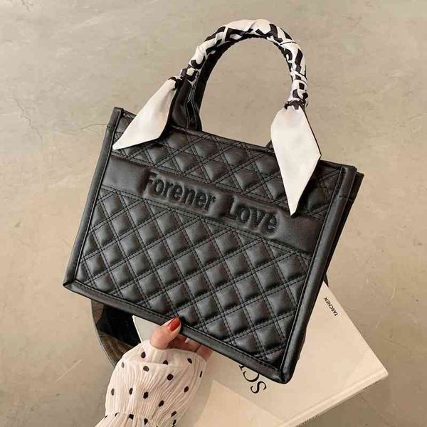 

2022 latest handbag factory store spring series women's big red simple bags