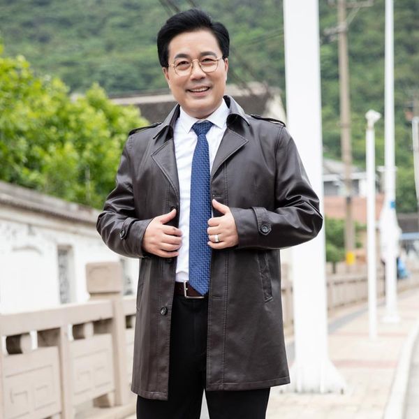 

jacket, a man's sheepskin coat, autumn leather jacket. kg-949, Black