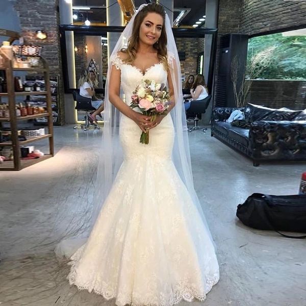 

vintage off shoulder lace mermaid wedding dresses 2021 with appliques sweep train tulle plus size country bridal gowns, White