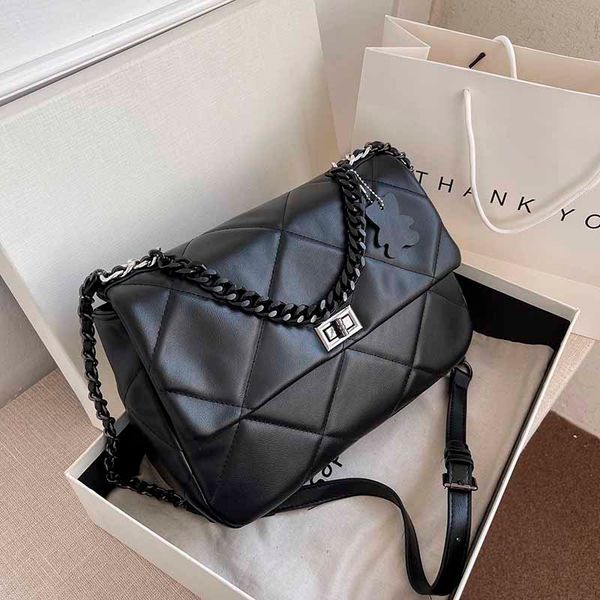 

fashion casual ladies handbag black diamond chain messenger bags designer luxury bear pendant metal lock one shoulder crossbody bag women wa