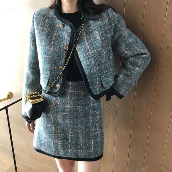 

t6508 xiaoxiangjiarong knitting suit, Tan;black