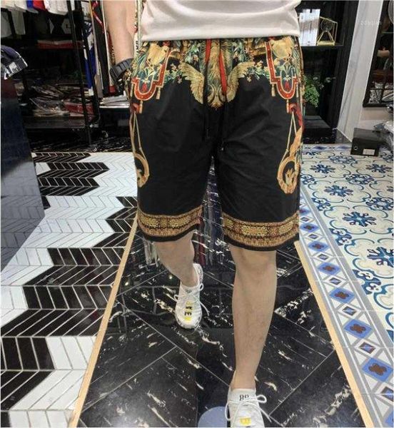 

2020 new men's stretch casual printed beach shorts men's casual sports shorts1, White;black