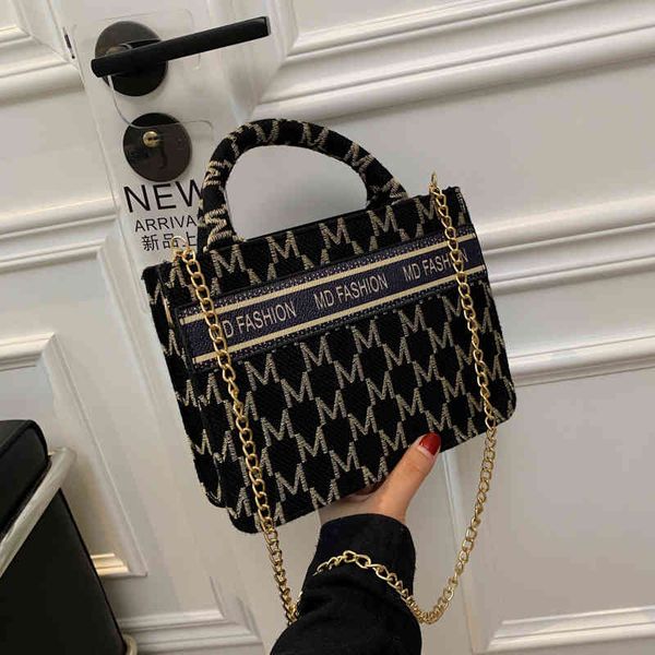 

2022 factory wholesale new tote bag minority design embroidered thread women's korean messenger bag trend fashion