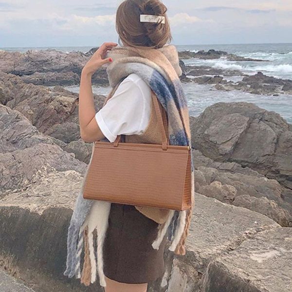 

vintage women tote bag 2020 shape trendy lizard pattern large capacity handbag armpit all-match shoulder bag kvus