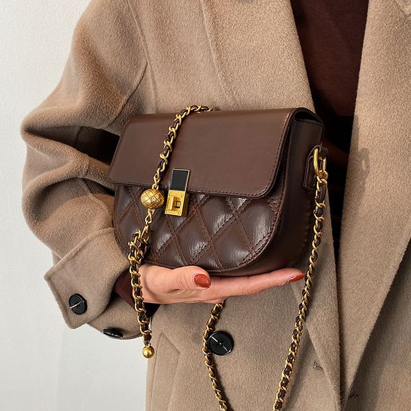 

small cpu leather saddle strap bag 2021 trendy chain handbag for women, Black;red