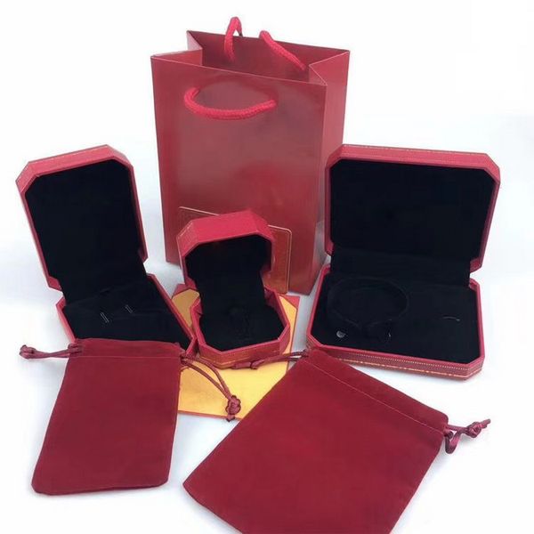 Europa America Designer Fashion Style Rosso Stampato Modello Lettera Set di gioielli Scatole Collana Bracciale Orecchini Anello Scatola Sacchetto regalo Sacchetto di polvere