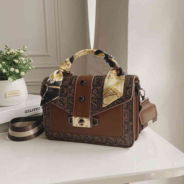 

2022 factory wholesale handbag printed bag women's single shoulder portable ins trendy small square